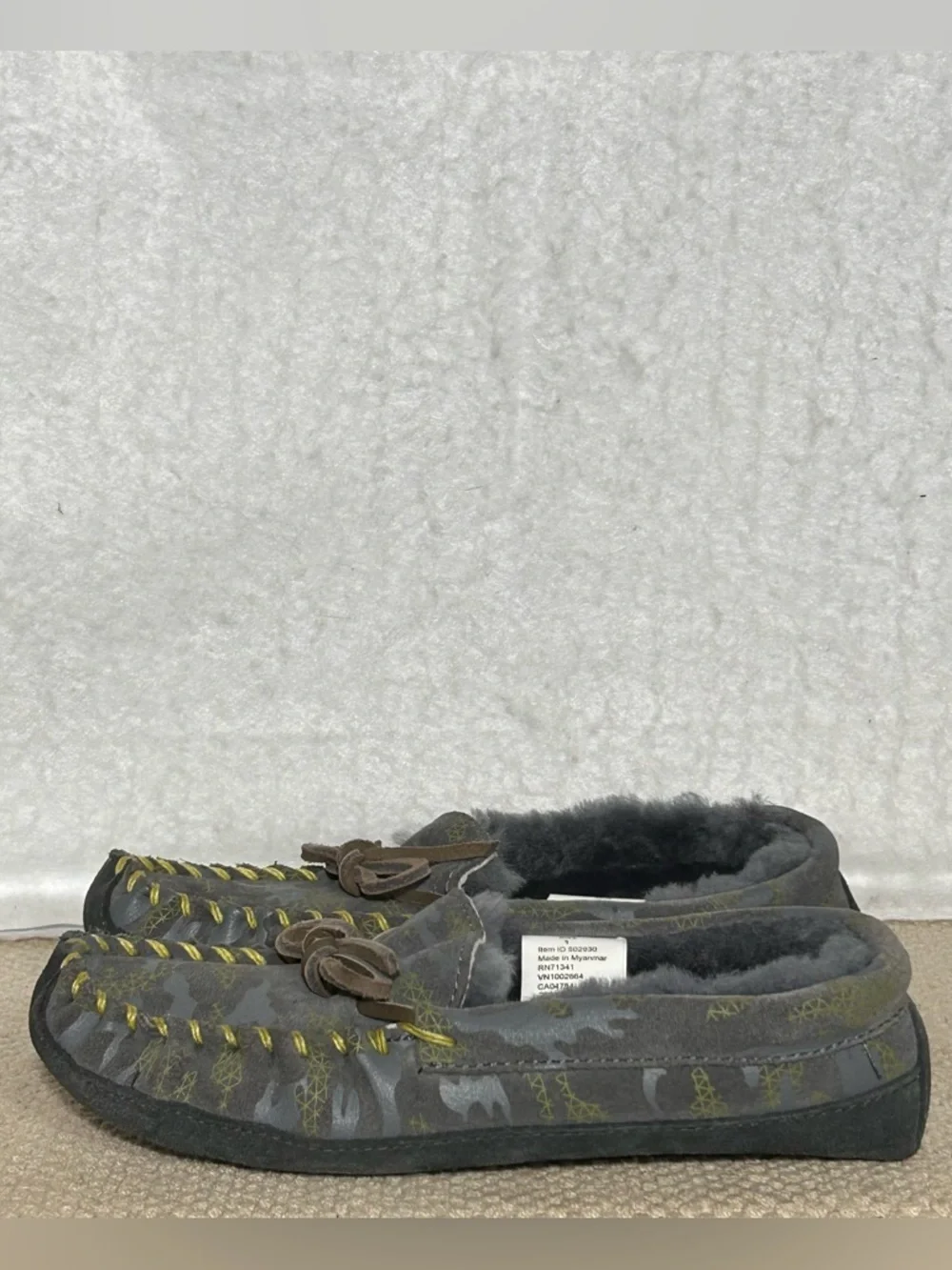 L.L. Bean Little Kids Grey Camo Wicked Good Mocassin Sherpa-Lined Slippers SZ 1